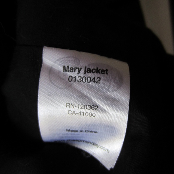 UO CHEAP MONDAY OS Oversized Mary Plaid Jacket - Picture 9 of 14